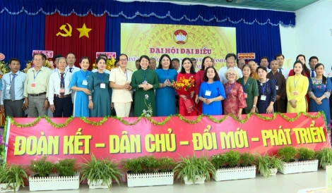 Sáng 06/10, UBMTTQ Việt Nam phường Thanh Điền tổ chức Đại hội đại biểu lần thứ I, nhiệm kỳ 2025-2030. Tham dự có Tỉnh ủy viên, Phó Chủ tịch UBMTTQ Việt Nam tỉnh, Chủ tịch Hội Liên hiệp Phụ nữ tỉnh Tây Ninh Phan Thị Thùy Vân; lãnh đạo phường và 130 đại biểu tiêu biểu đại diện cho các tầng lớp nhân dân, các dân tộc tại địa phương.