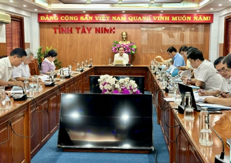 Chiều 07/10, Ủy viên Ban Thường vụ Tỉnh ủy, Phó Chủ tịch UBND tỉnh Nguyễn Hồng Thanh chủ trì cuộc họp nghe báo cáo công tác chuẩn bị tổ chức chuỗi sự kiện ngành Công Thương khu vực phía Nam và Hội chợ mùa Thu năm 2025.