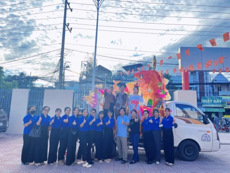 Tuổi trẻ lan tỏa yêu thương trong mùa trăng đoàn viên