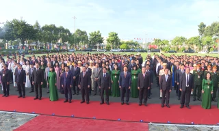 Đoàn đại biểu Tây Ninh viếng Đài tưởng niệm Anh hùng liệt sĩ tỉnh