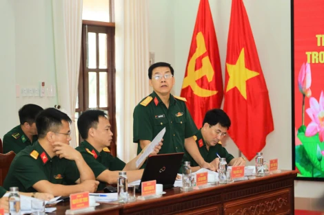 Ngày 08/10, Bộ Chỉ huy Quân sự (CHQS) tỉnh Tây Ninh tiếp và làm việc với Đoàn Thanh tra Bộ Quốc phòng đến thu thập thông tin xây dựng kế hoạch thanh tra trách nhiệm về thực hiện công vụ của cán bộ, nhân viên trong giải quyết thủ tục hành chính, cung cấp dịch vụ công trong lực lượng vũ trang tỉnh.