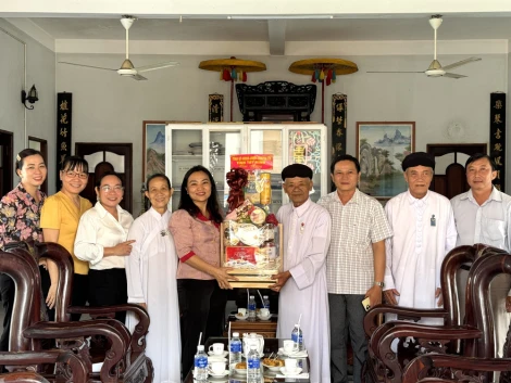 Thăm, chúc mừng Đại lễ Hội yến Diêu Trì cung của tôn giáo Cao Đài