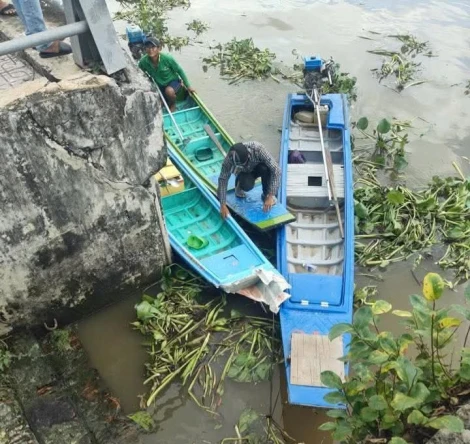 Chạy xuồng máy trong đêm đâm phải cột phao, một người mất tích