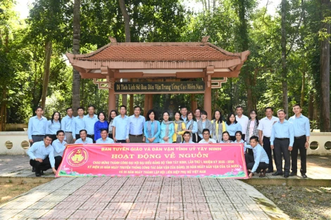 Ban Tuyên giáo và Dân vận Tỉnh ủy tổ chức về nguồn