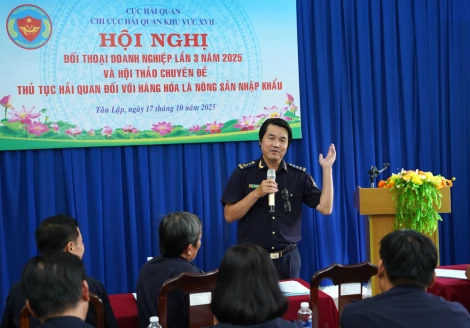 Chi cục Hải quan khu vực XVII đối thoại, tháo gỡ khó khăn cho doanh nghiệp