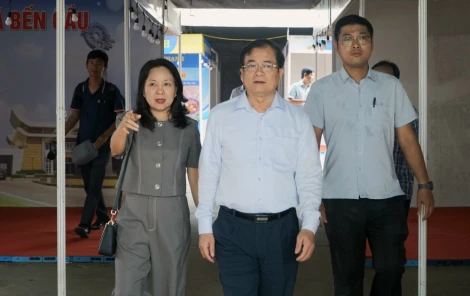 Phó Chủ tịch UBND tỉnh Nguyễn Hồng Thanh kiểm tra công tác chuẩn bị chuỗi sự kiện ngành Công Thương khu vực phía Nam lần thứ XI