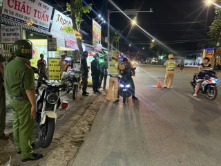Công an Tây Ninh đẩy mạnh thực hiện đợt cao điểm xử lý chuyên đề nồng độ cồn
