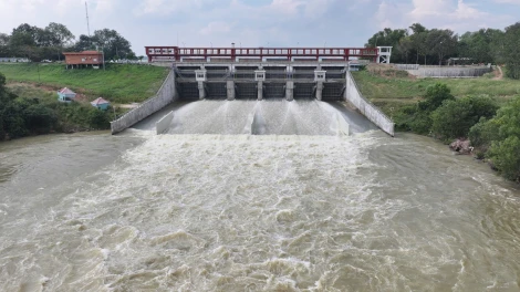 Đơn vị quản lý hồ Dầu Tiếng điều chỉnh thời gian, lưu lượng xả tràn lần 1 đợt 6 năm 2025 từ ngày 29/10 đến ngày 05/11 với lưu lượng xả linh hoạt từ 36 - 200 m³/s bảo đảm mực nước hồ ổn định.