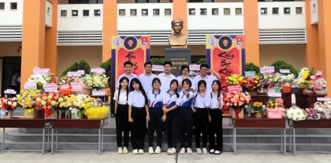 Trường THPT Nguyễn Trung Trực – Bến Lức hướng về ngày giỗ cụ Nguyễn