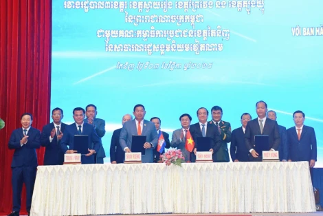 Tây Ninh ký kết thỏa thuận hợp tác với 3 tỉnh biên giới Campuchia