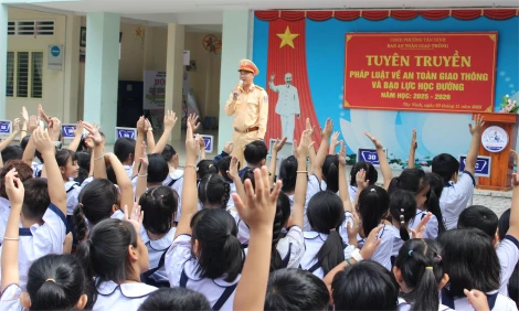 Tuyên truyền an toàn giao thông cho học sinh Trường Tiểu học Kim Đồng