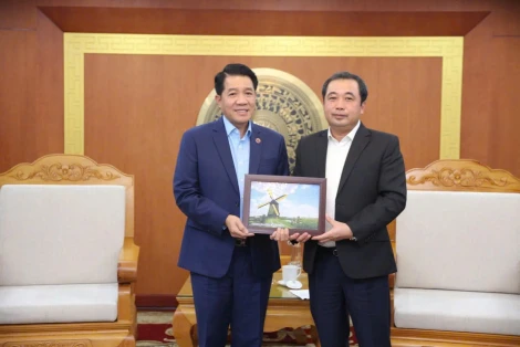 Bộ trưởng Bộ Nông nghiệp và Môi trường làm việc với các doanh nghiệp hàng đầu thế giới của Hà Lan và Tập đoàn Hùng Nhơn