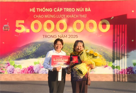 Sun World Ba Den Mountain đón lượt khách thứ 5 triệu đi cáp treo trong năm 2025