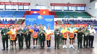 Sôi nổi các hoạt động giao lưu thể thao sĩ quan trẻ biên giới Việt Nam - Campuchia