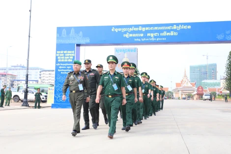 Nhiều hoạt động giao lưu giữa Đoàn sĩ quan trẻ Việt Nam và Campuchia