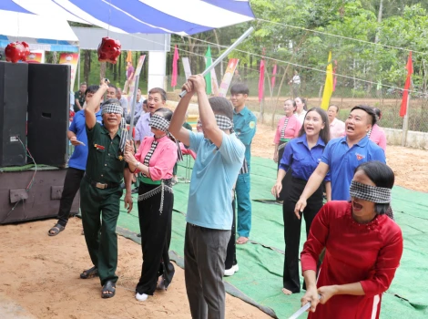 Rộn ràng Ngày hội Đại đoàn kết toàn dân tộc tại xã Lộc Ninh