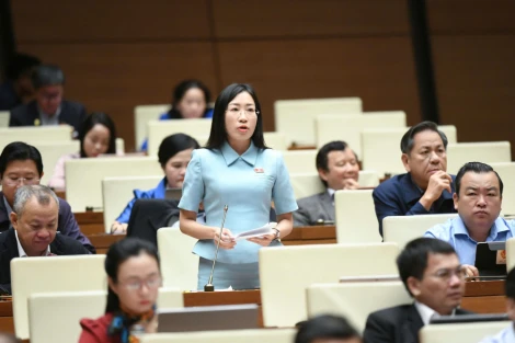 Đại biểu Hoàng Thị Thanh Thúy: Cần làm rõ bản chất nghề nghiệp của viên chức và xem xét lại chính sách ưu tiên trong tuyển dụng