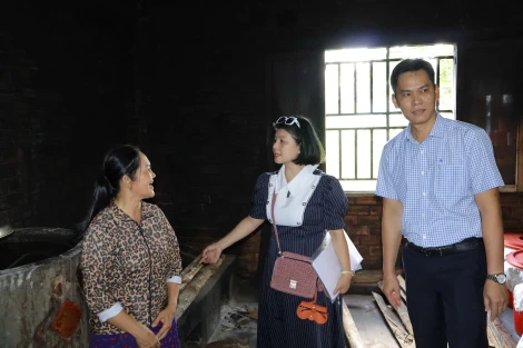 Giám sát hộ kinh doanh rượu truyền thống tại phường Ninh Thạnh