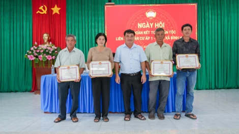 Ngày hội Đại đoàn kết toàn dân tộc liên ấp 1 và ấp 4 tại xã Bình Hòa