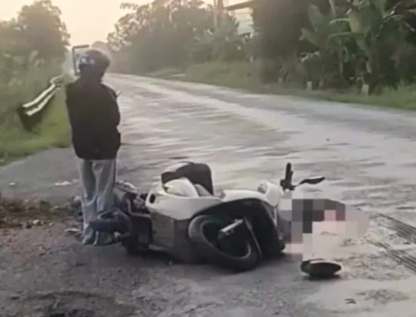 Sụp 'ổ gà' trên Quốc lộ 62, người đàn ông bị xe container cán tử vong