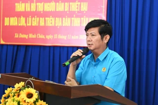 UBMTTQ Việt Nam tỉnh Tây Ninh thăm, tặng quà hỗ trợ các hộ dân bị thiên tai ở xã Dương Minh Châu