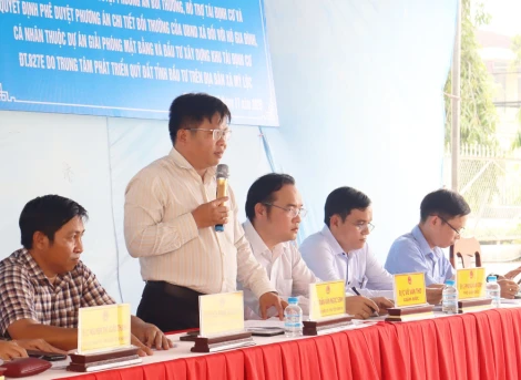 Công bố Quyết định phê duyệt phương án đối với dự án Giải phóng mặt bằng và đầu tư xây dựng Khu tái định cư Đường tỉnh 827E