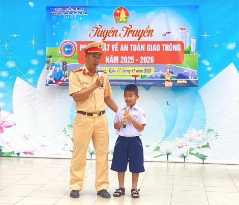 Tuyên truyền an toàn giao thông tại Trường Tiểu học Võ Thị Sáu