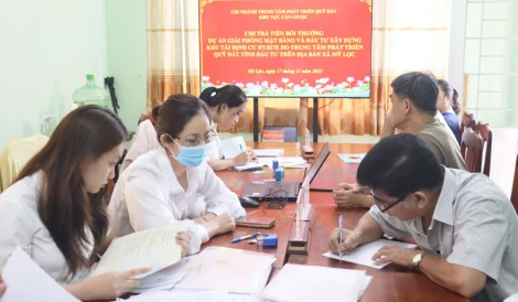 Chi trả bồi thường cho người dân thuộc dự án Khu tái định cư Đường tỉnh 827E