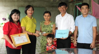 Hỗ trợ tiền cho một bệnh nhân bị ung thư hạ hầu - thực quản