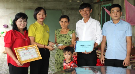 Hỗ trợ tiền cho một bệnh nhân bị ung thư hạ hầu - thực quản