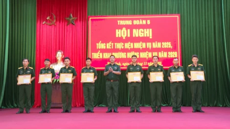 Trung đoàn 5: Khen thưởng 14 tập thể và 50 cá nhân có thành tích xuất sắc trong phong trào thi đua
