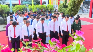 Lãnh đạo tỉnh Tây Ninh dâng hương kỷ niệm 60 năm chiến thắng trận đánh đồn Đức Lập