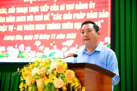 Bí thư Đảng ủy xã Lương Hòa đối thoại với Nhân dân về bảo đảm an ninh, trật tự