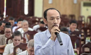 Cử tri xã Tân Châu kiến nghị sớm khắc phục một số điểm hư hỏng trên đường Lê Duẩn