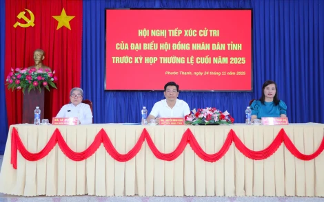 Ngày 24/11, Tổ đại biểu số 5 HĐND tỉnh Tây Ninh gồm Phó Bí thư Thường trực Tỉnh ủy, Chủ tịch HĐND tỉnh Nguyễn Mạnh Hùng; Phó Trưởng ban Đại diện đặc trách nữ phái Hội thánh Cao Đài Tây Ninh Lê Thị Nga và Ủy viên Ban Chấp hành Hội Liên hiệp Văn học Nghệ thuật tỉnh Trần Thị Thanh Nhã có buổi tiếp xúc cử tri các xã Thạnh Đức, Phước Thạnh trước kỳ họp thường lệ cuối năm 2025.