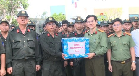 Lãnh đạo Công an tỉnh Gia Lai thăm, động viên lực lượng Công an Tây Ninh chi viện khắc phục hậu quả mưa, lũ