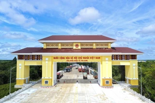 Cửa khẩu Quốc tế Tân Nam: 'Cửa ngõ vàng' của vùng kinh tế trọng điểm phía Nam