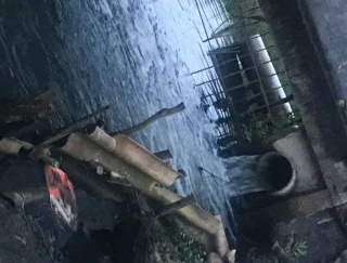 Xã Mỹ Yên: Nước kênh Mười Thế đen ngòm, bốc mùi hôi thối