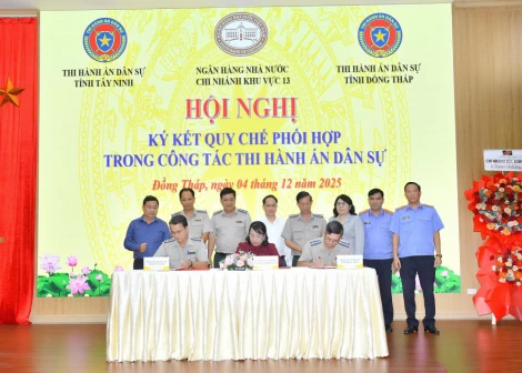 Ngân hàng Nhà nước Khu vực 13 ký kết quy chế phối hợp trong công tác thi hành án dân sự với Đồng Tháp và Tây Ninh