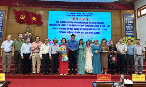 Văn nghệ sĩ Tây Ninh học tập Nghị quyết Đại hội đại biểu Đảng bộ tỉnh lần thứ I