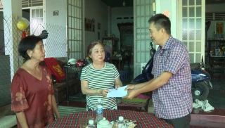 Ban An toàn giao thông tỉnh: Thăm, tặng quà các gia đình nạn nhân tử vong do tai nạn giao thông