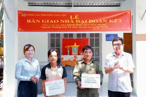 Phường Gia Lộc trao tặng 2 căn nhà Đại đoàn kết