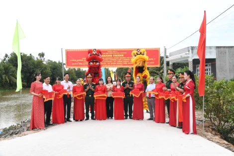 Khánh thành công trình chào mừng kỷ niệm 80 năm Ngày truyền thống Lực lượng vũ trang Quân khu 7