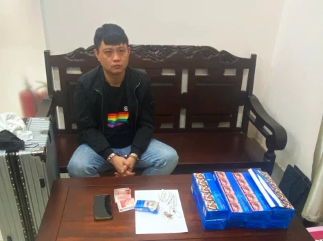 Bắt quả tang đối tượng người nước ngoài tàng trữ ma túy khi nhập cảnh