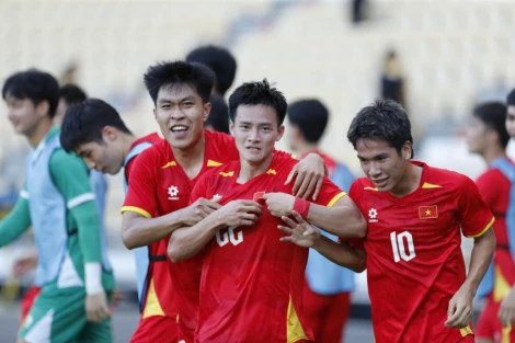Cầu thủ Tây Ninh ghi bàn ấn định tỷ số giúp U22 Việt Nam bước vào chung kết SEA Games 33