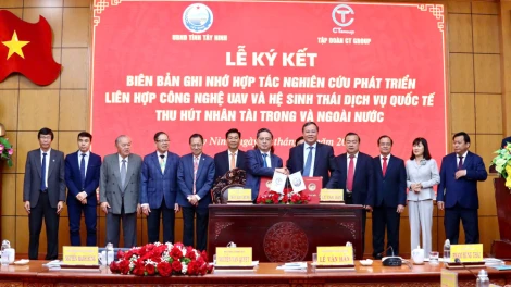 Tây Ninh ký kết hợp tác với Tập đoàn CT Group về phát triển khoa học công nghệ, đổi mới sáng tạo và chuyển đổi số
