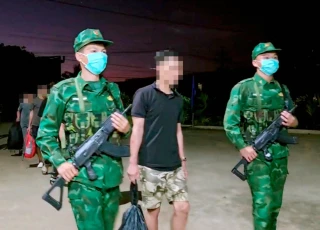 Bắt giữ 13 người nhập cảnh trái phép từ Campuchia