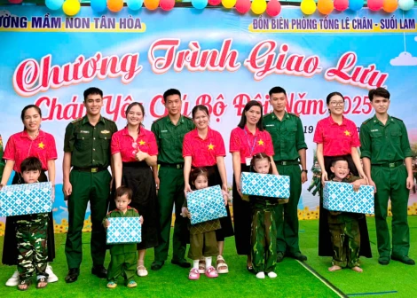 Đồn Biên phòng Tống Lê Chân – Đồn Biên phòng Suối Lam: Tổ chức giao lưu với chủ đề 'Cháu yêu chú bộ đội'