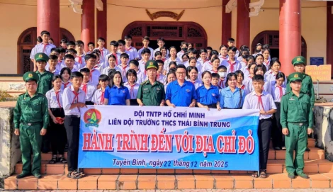 Hành trình về địa chỉ đỏ – Giáo dục truyền thống cho thế hệ trẻ nơi biên giới