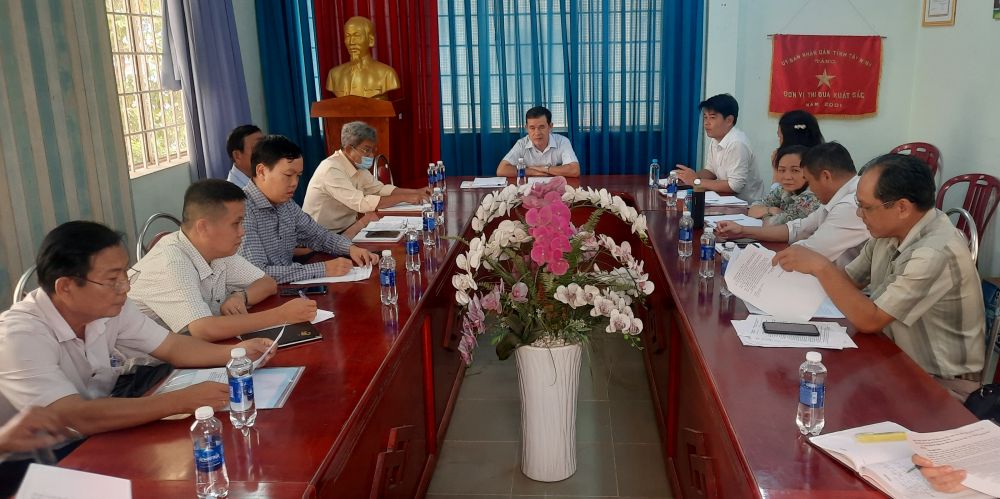 Đoàn giám sát làm việc tại phường Hiệp Ninh